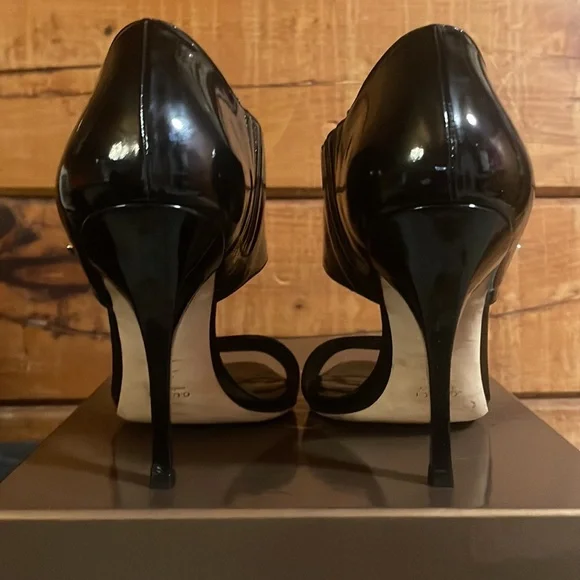 Gucci Black Patent Leather Heels - Picture 3 of 10